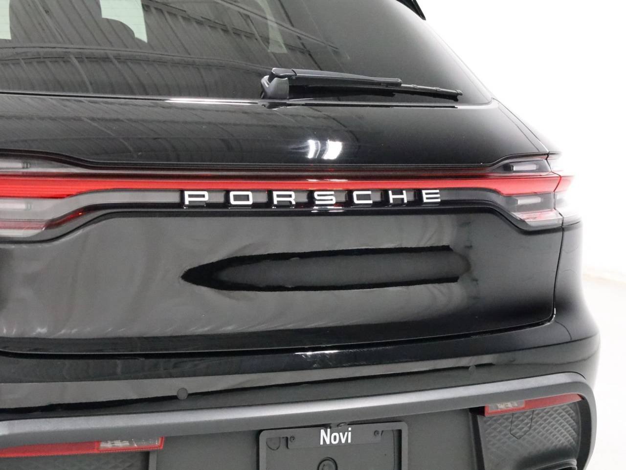 2026 Porsche Macan Base - Photo 8
