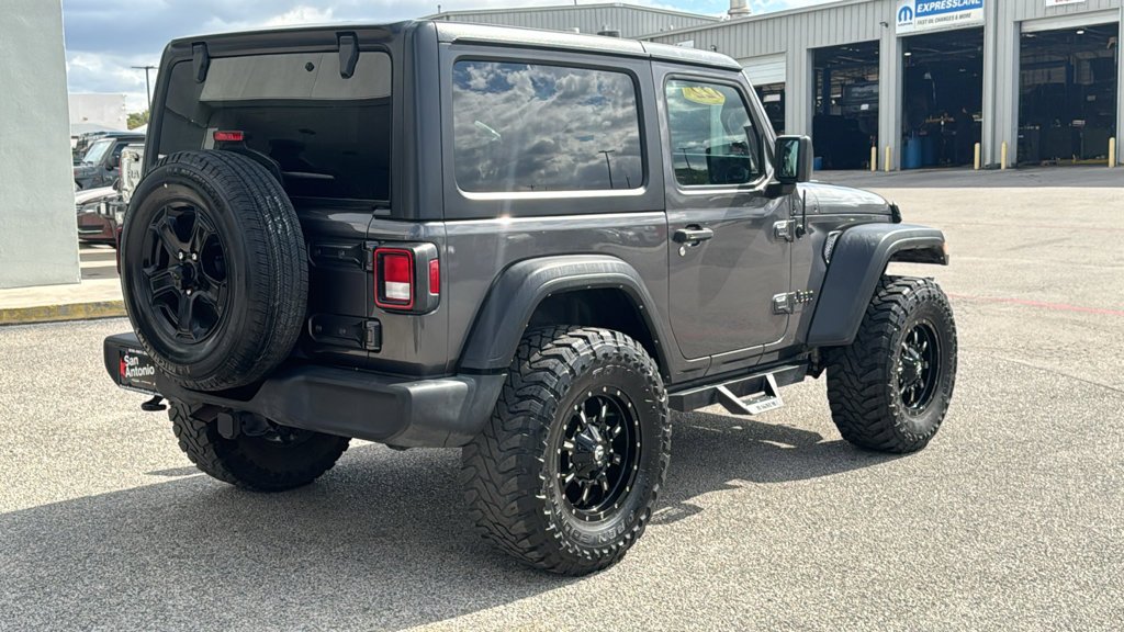 Used 2022 Gray Jeep Sport S image 7
