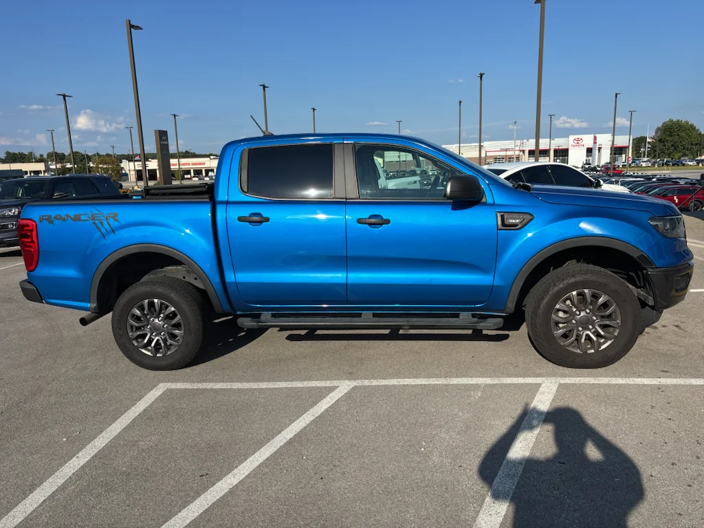 Used 2021 Velocity Blue Metallic Ford XLT image 4