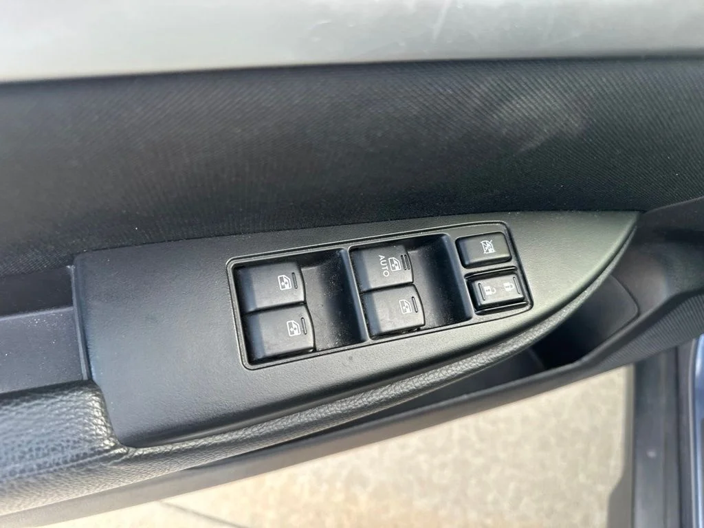 Used 2014 Blue Subaru 2.5i Premium image 7