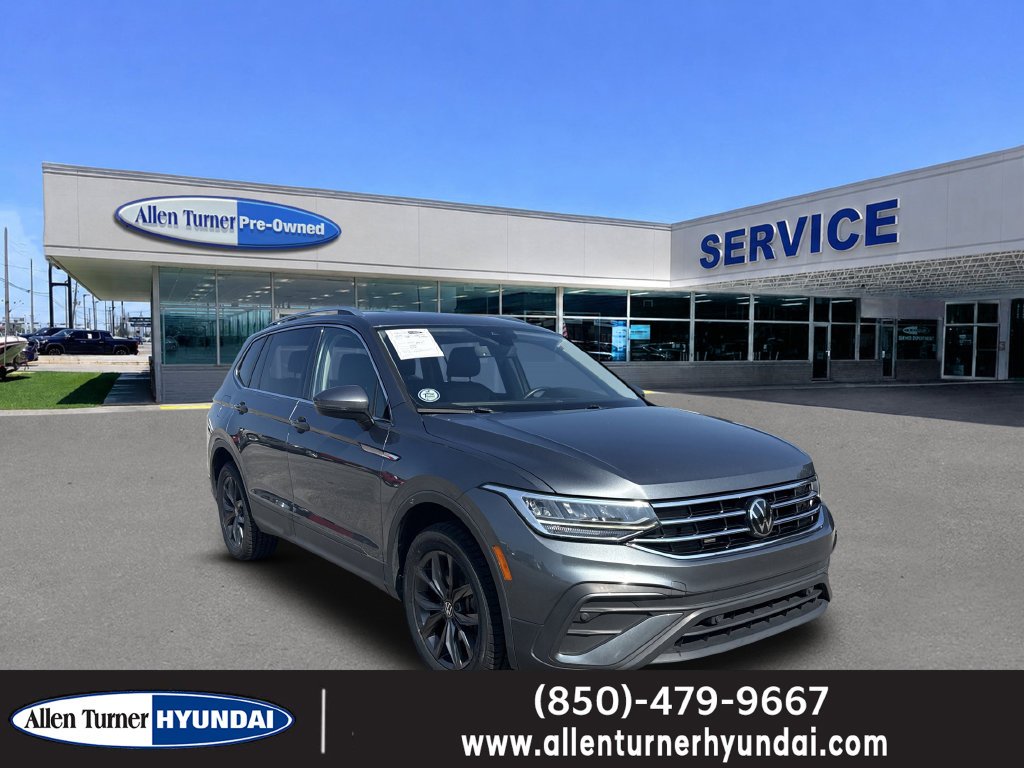 Used 2023 Platinum Gray Metallic Volkswagen 2.0T SE image 1