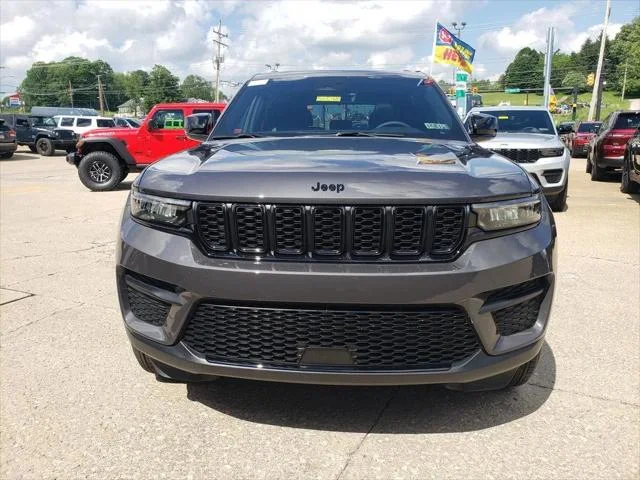 New 2025 Baltic Gray Metallic Clear-Coat Exterior Paint Jeep Altitude X image 21