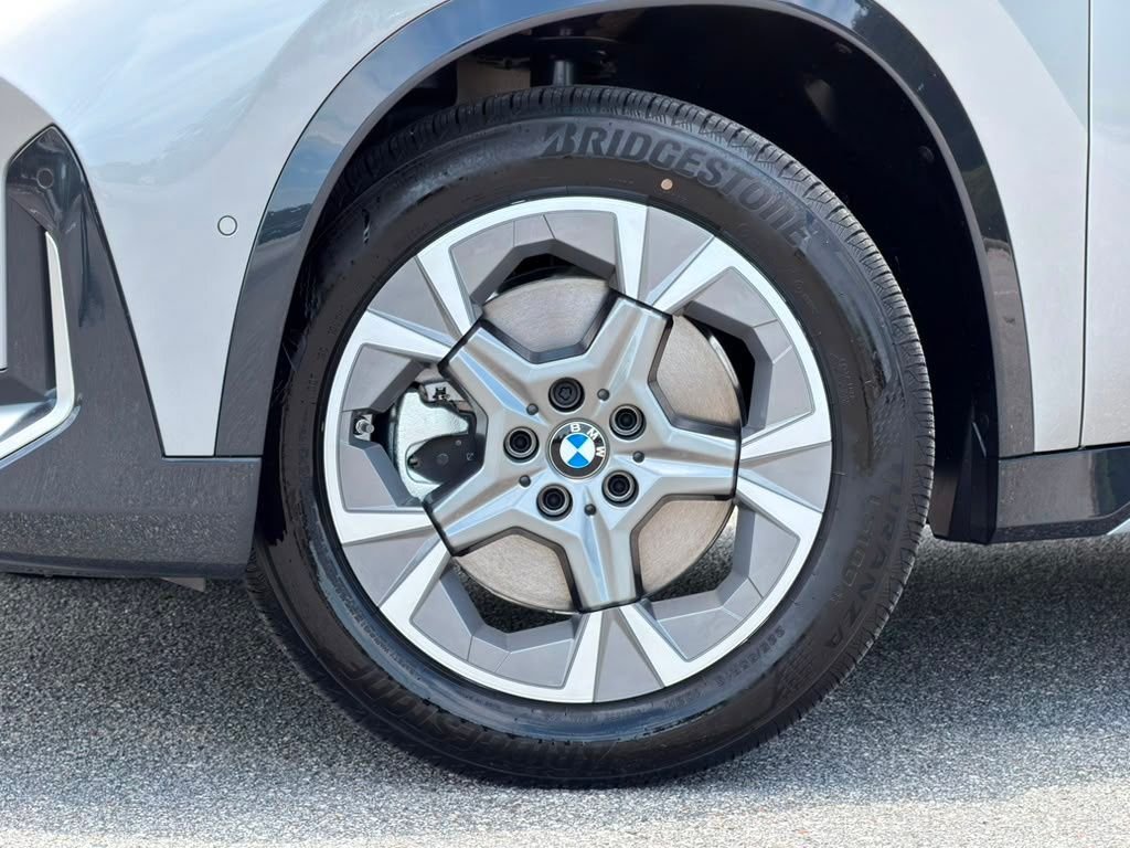 New 2026 Silver BMW xDrive28i image 10