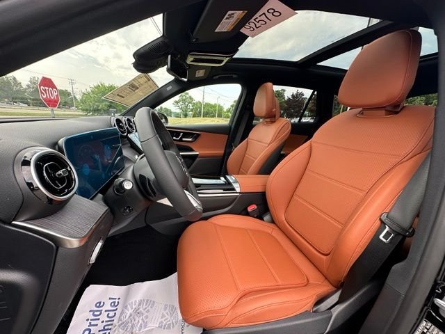 New 2026 Black Mercedes-Benz GLC 300 image 13