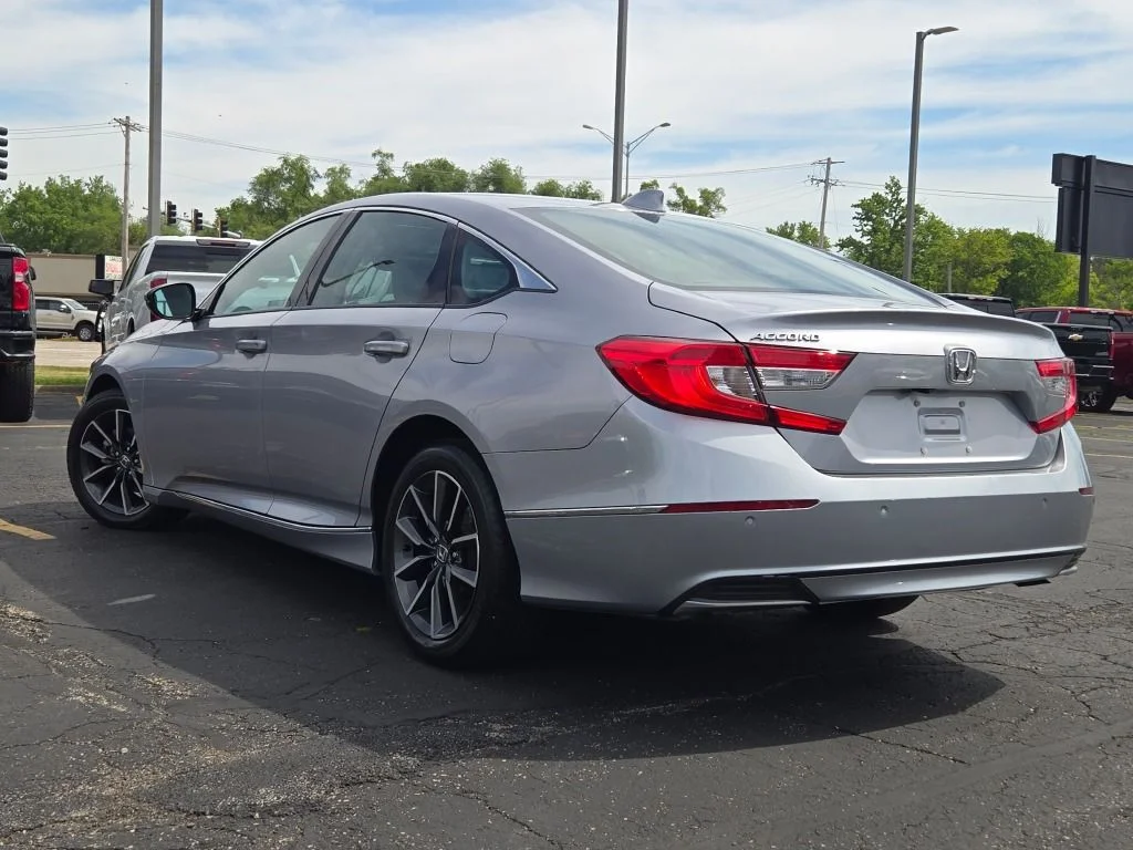 Used 2022 Silver Honda EX-L image 15