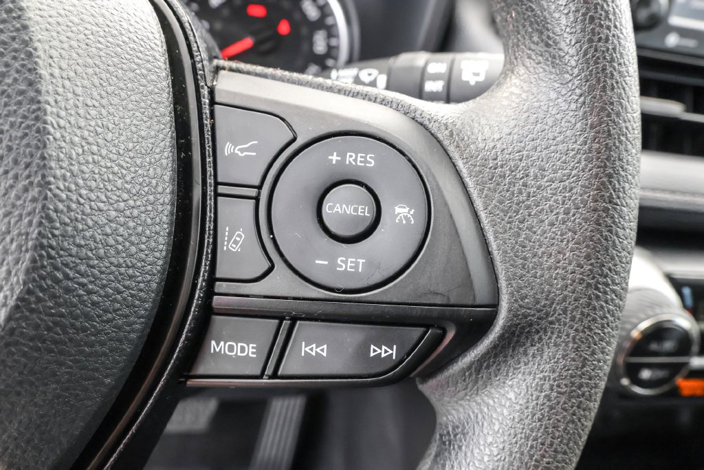 Used 2020 White Toyota XLE image 23