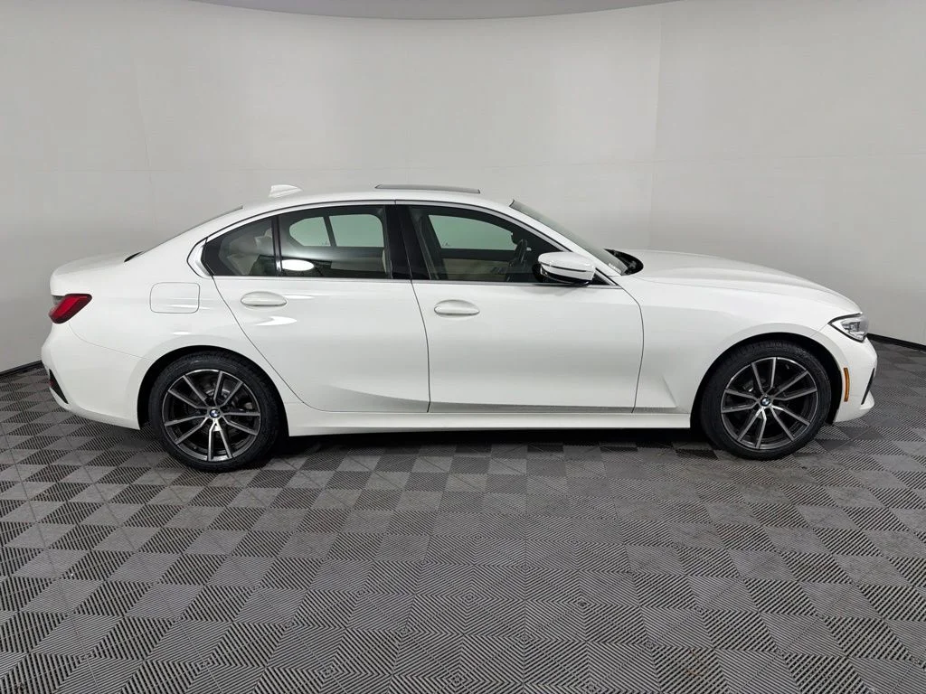 Used 2021 White BMW 330i xDrive image 4