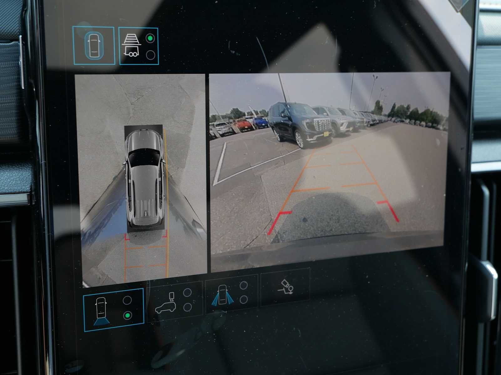 2026 GMC Acadia AT4 - Photo 26