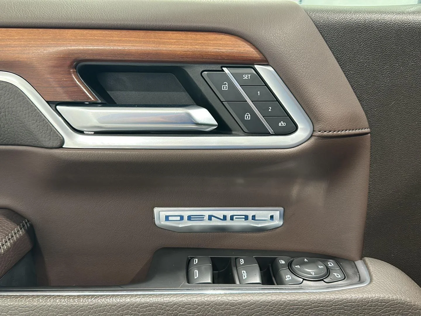Used 2022 Onyx Black GMC Denali image 22