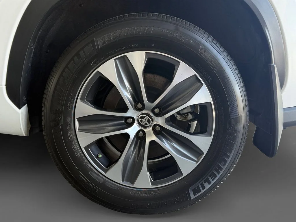 Used 2023 Beige Toyota XLE image 15