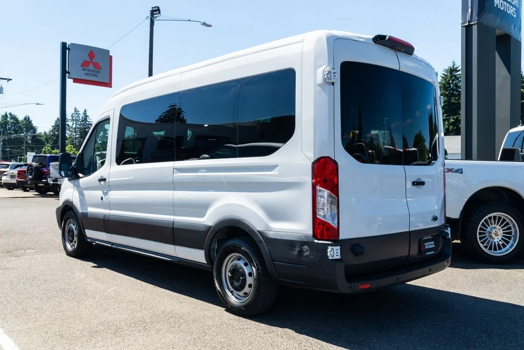 Used 2018 White Ford XL image 4