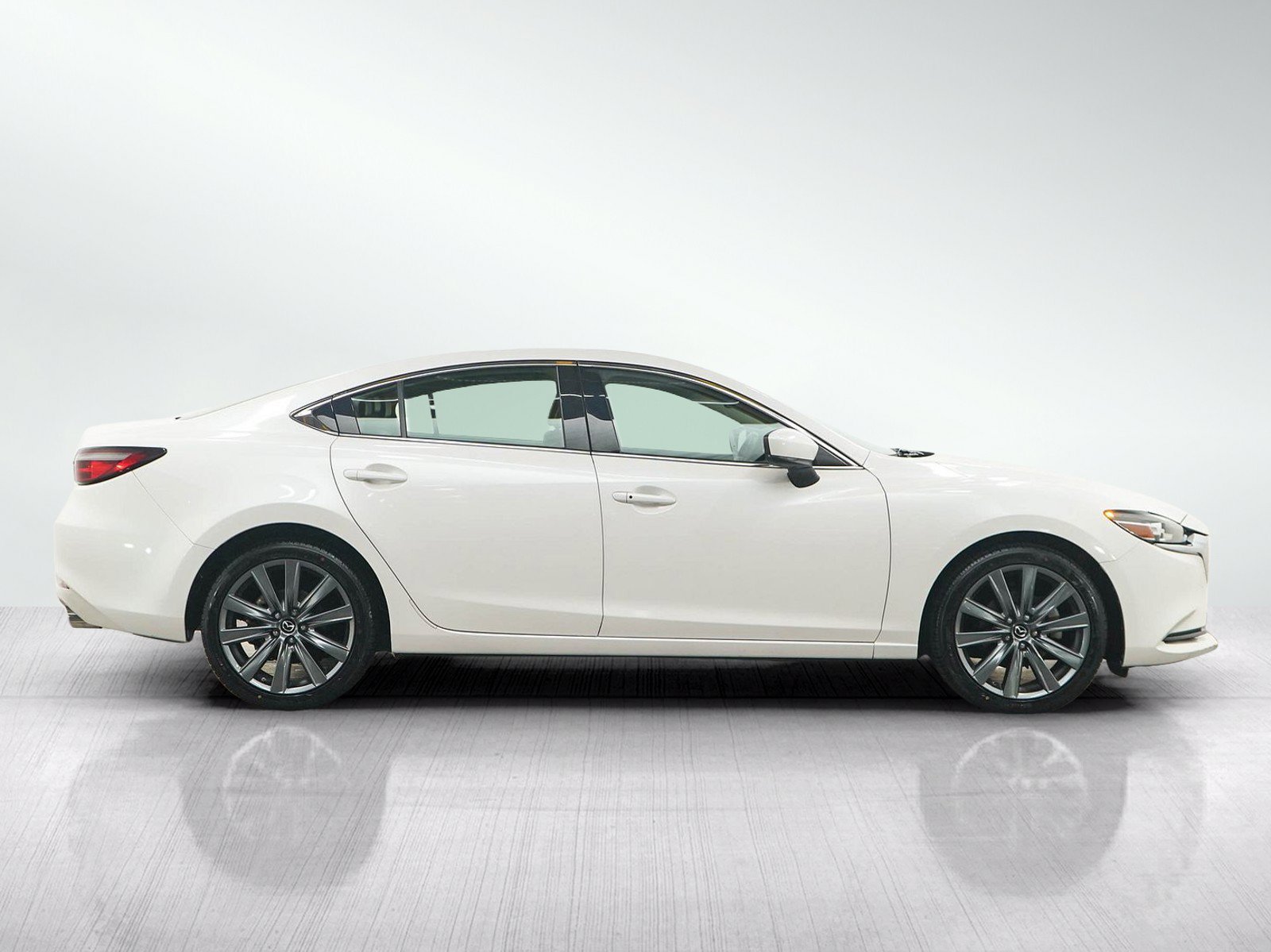 Used 2018 Snowflake White Pearl Mica Mazda Touring image 6