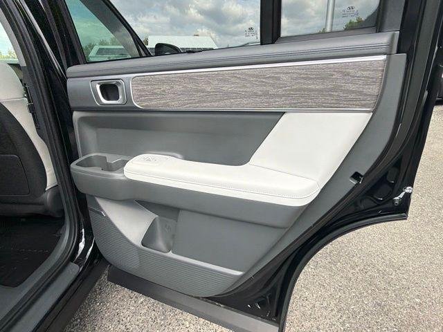 New 2027 Phantom Black Hyundai Limited image 11