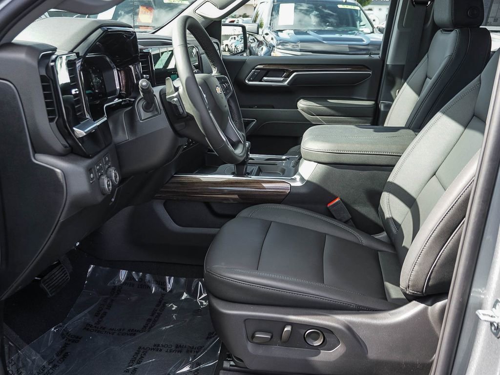 New 2026 Sterling Gray Metallic Chevrolet LT image 17