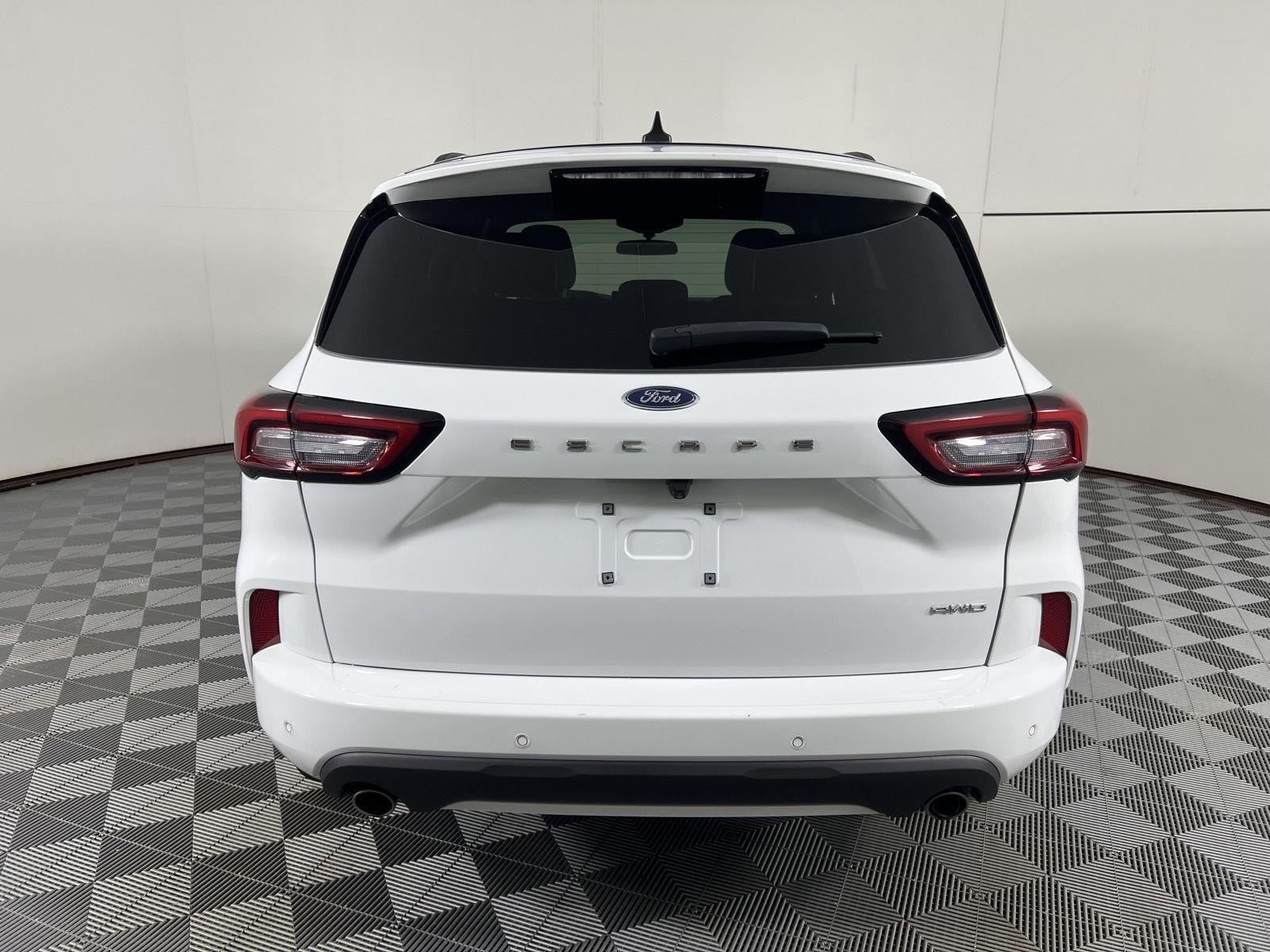 Used 2023 Oxford White Ford ST-Line image 10