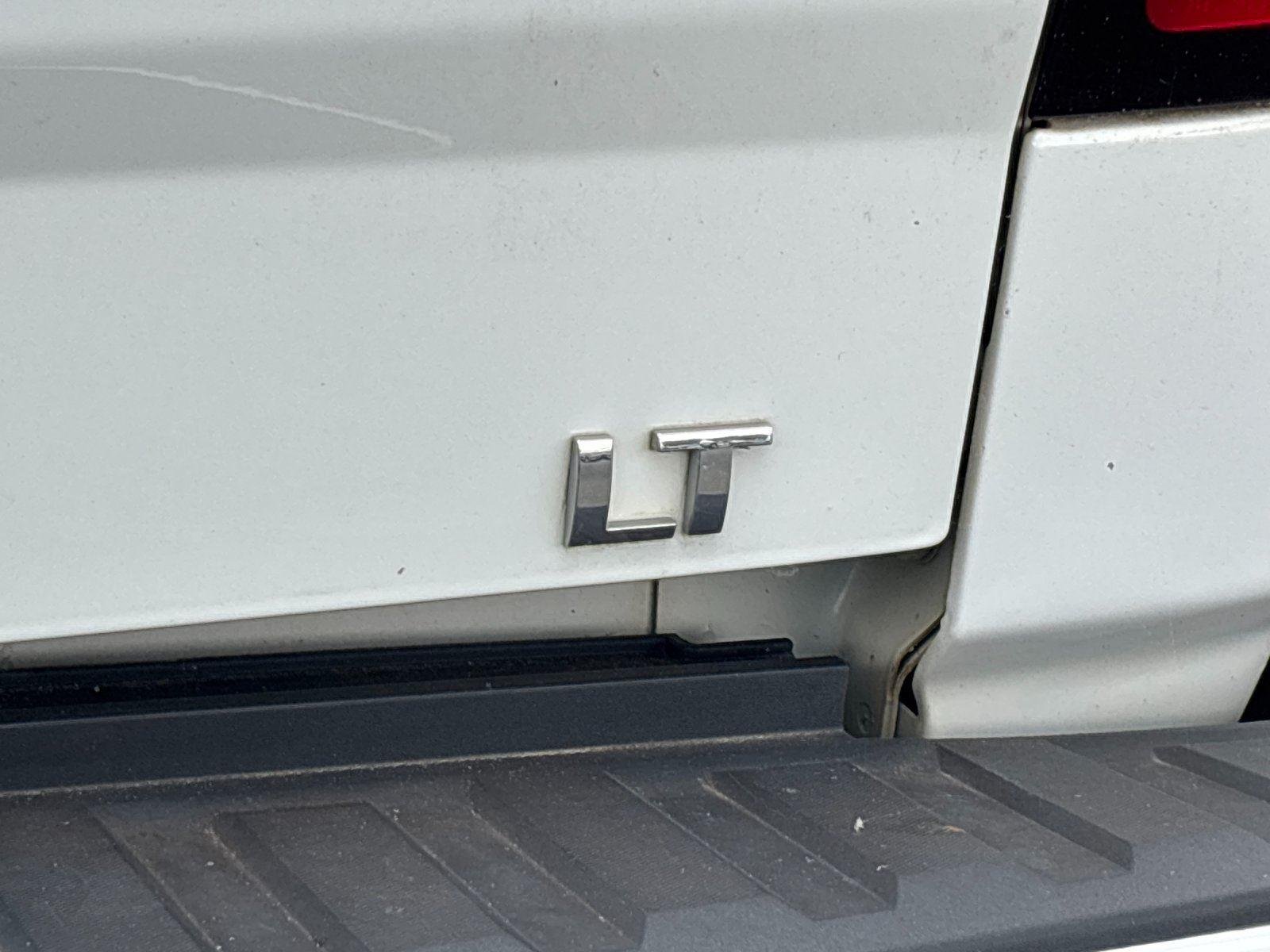 Used 2017 Summit White Chevrolet LT image 8