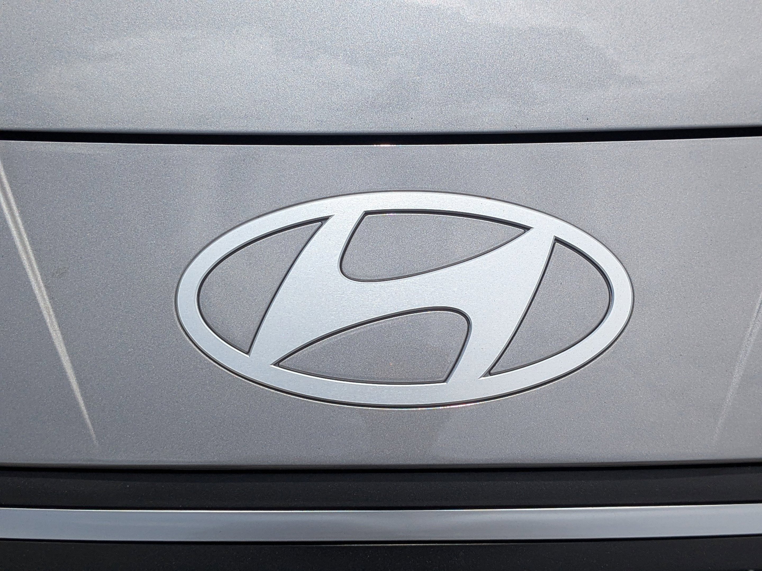 New 2025 Fluid Metal Hyundai SEL Sport image 10