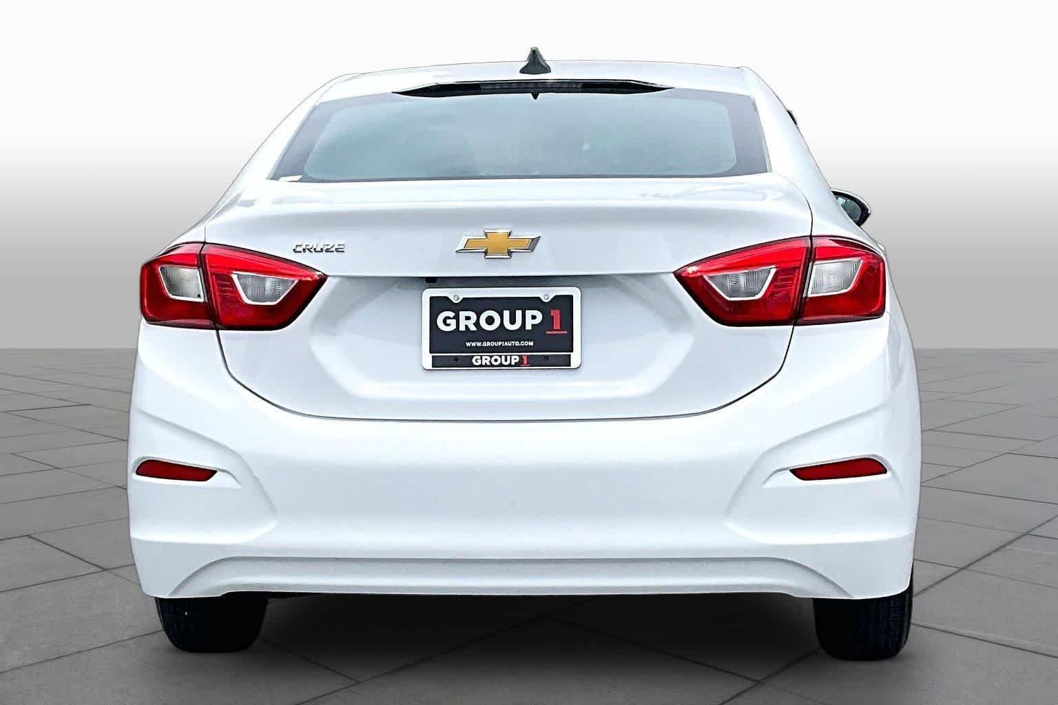 Used 2018 Summit White Chevrolet LS image 5