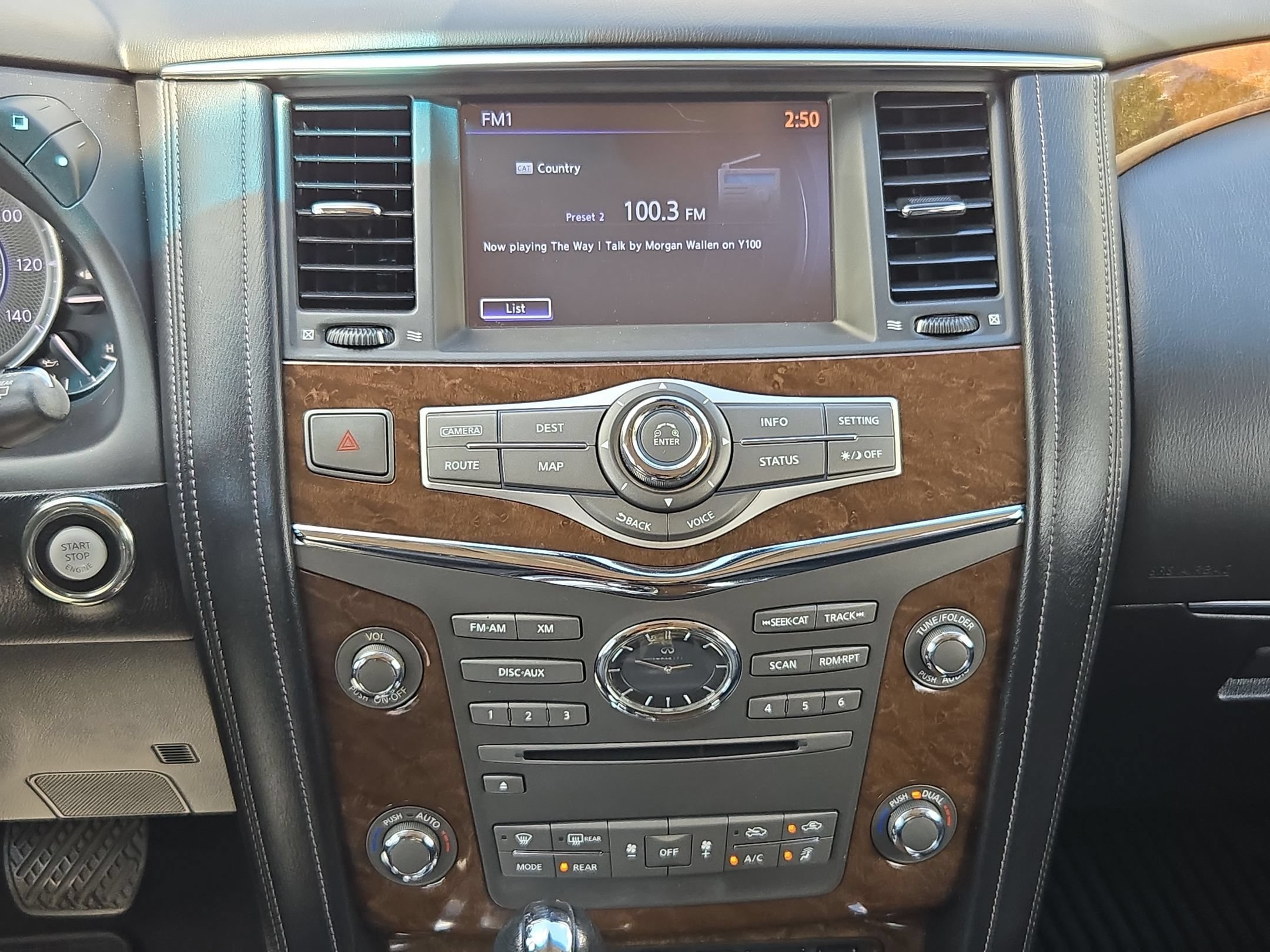 Used 2017 Black Obsidian INFINITI Base image 18