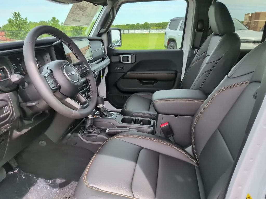 New 2026 Bright White Clearcoat Jeep  image 18