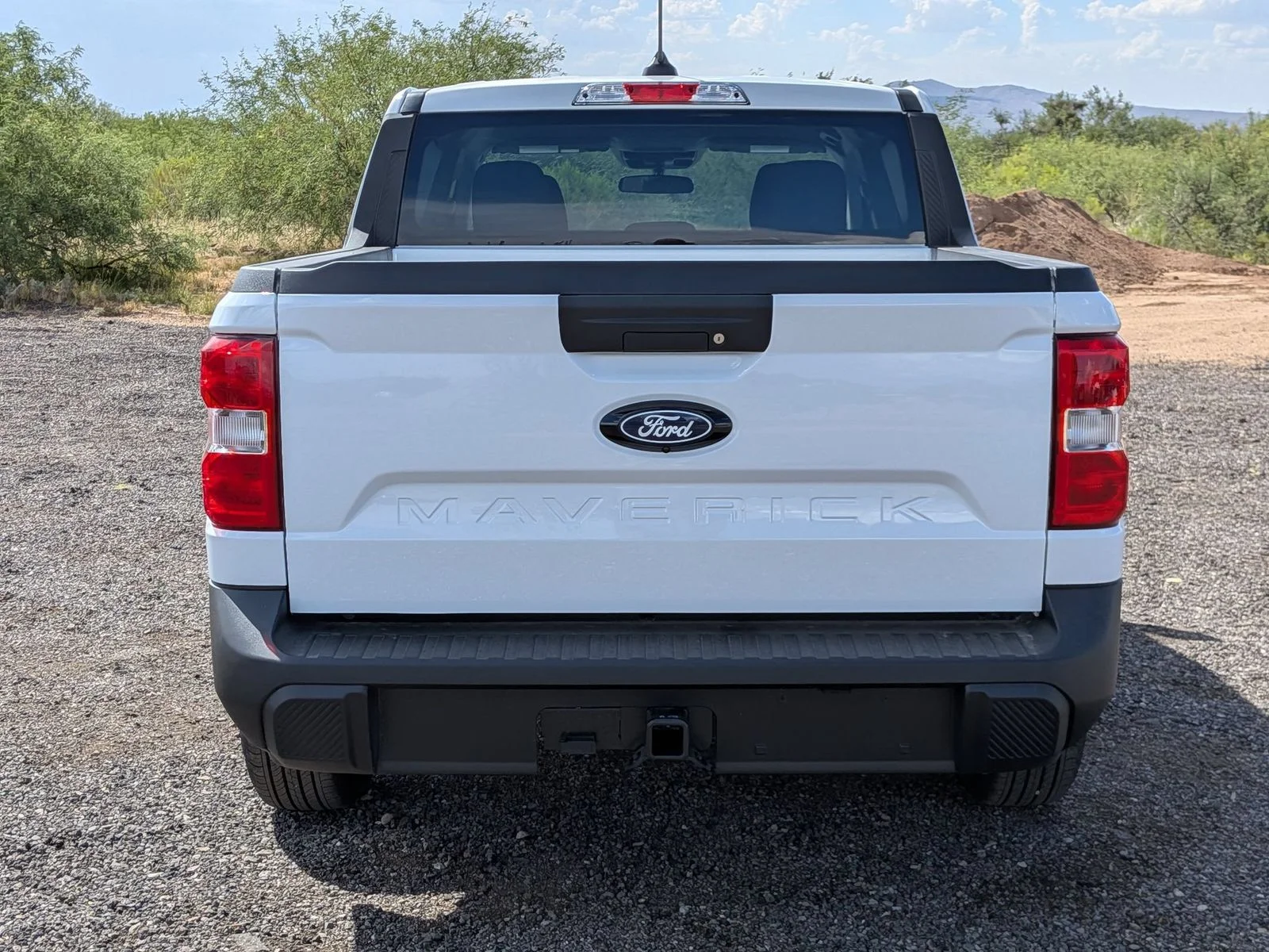 New 2026 Oxford White Ford XLT image 7