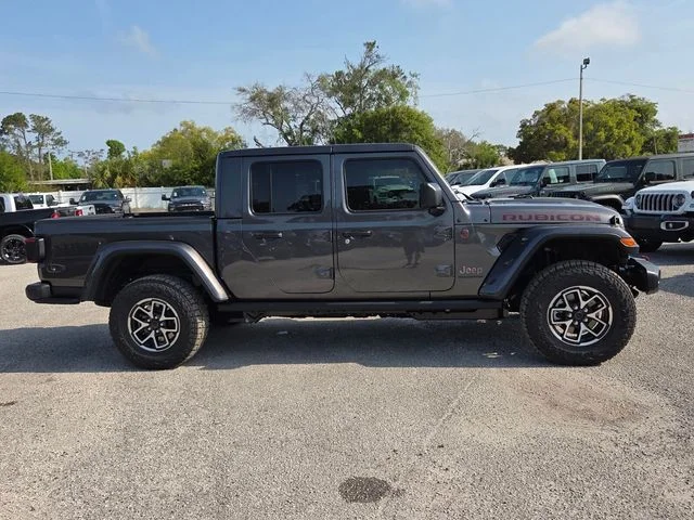 New 2026 Granite Crystal Metallic Clear-Coat Exterior Paint Jeep Rubicon image 9