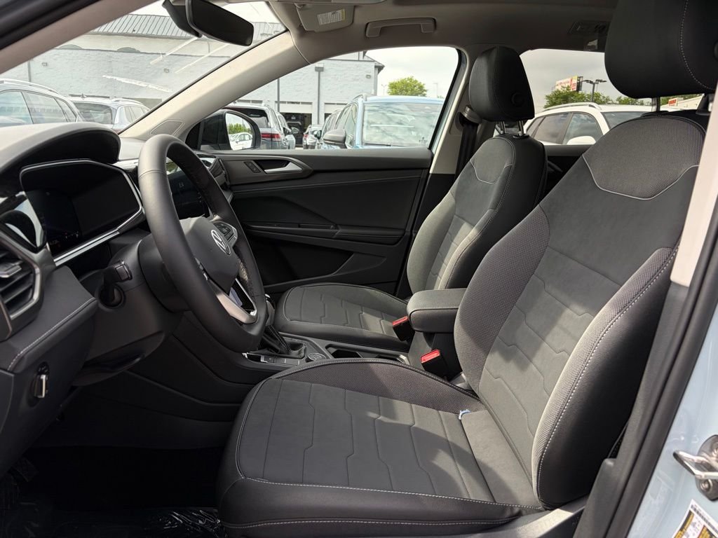 New 2026 Monument Gray W/Deep Black Roof Volkswagen 1.5T SE Black image 9