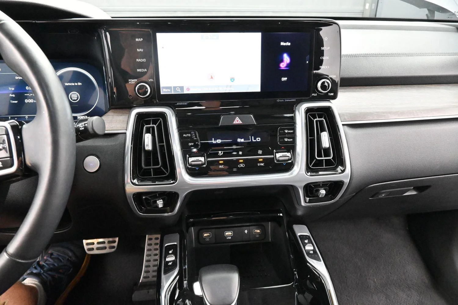 Used 2023 Wolf Gray Kia X-Line SX Prestige image 23
