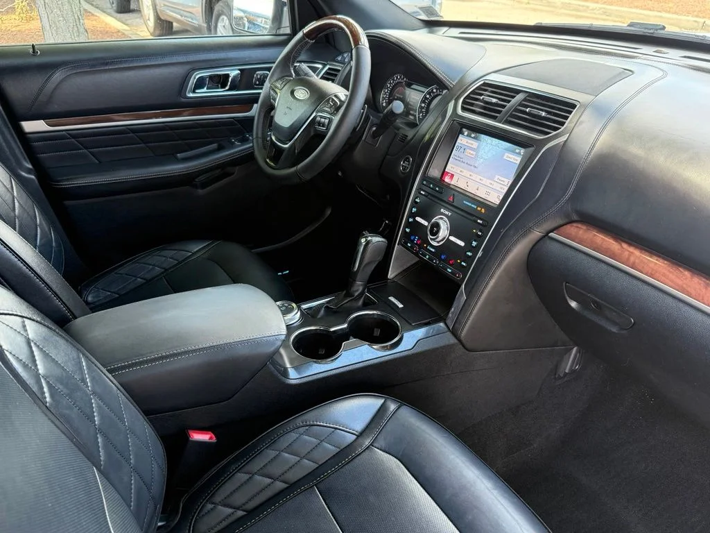 Used 2019 White Ford Platinum image 34