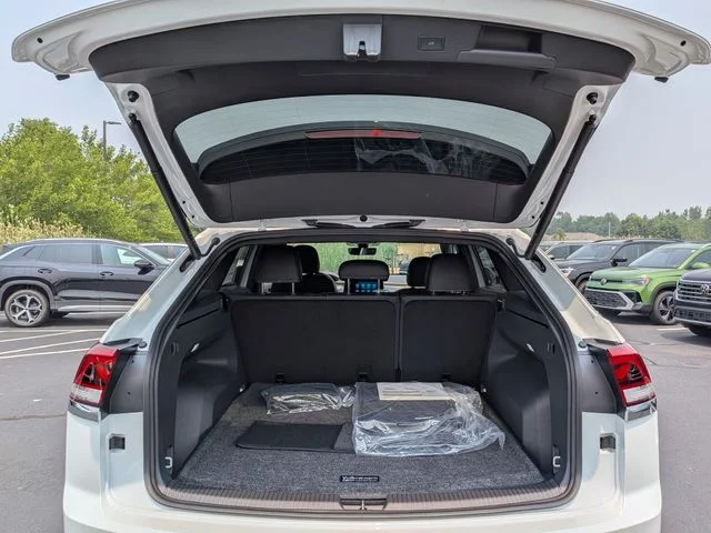 New 2026 White Volkswagen 2.0T SEL image 14