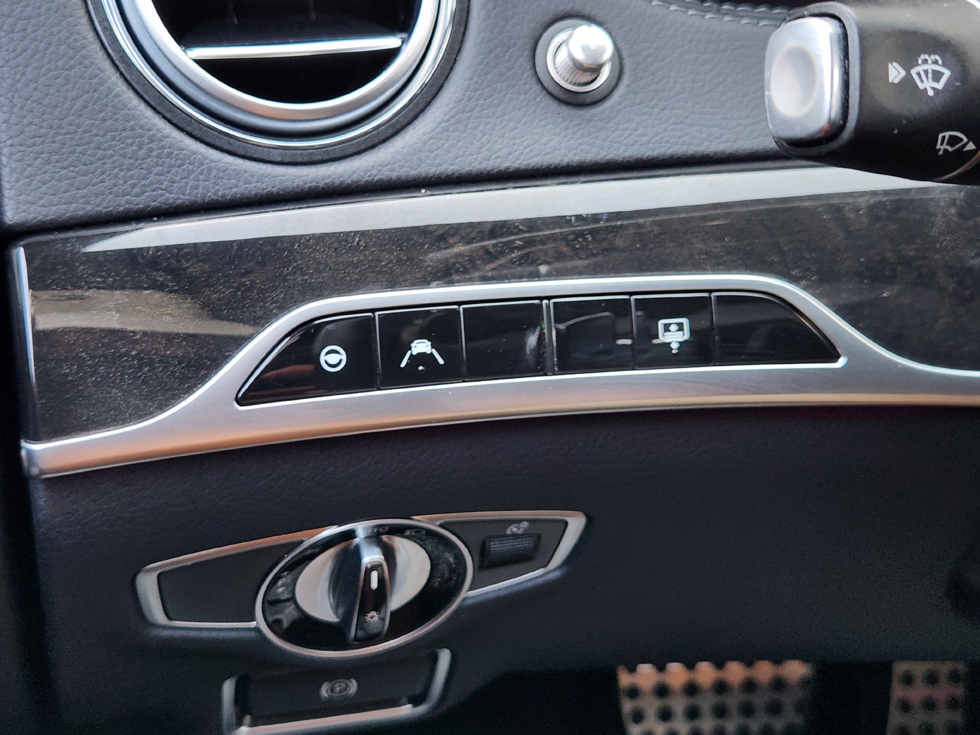 Used 2020 Magnetite Black Metallic Mercedes-Benz S 560 image 23