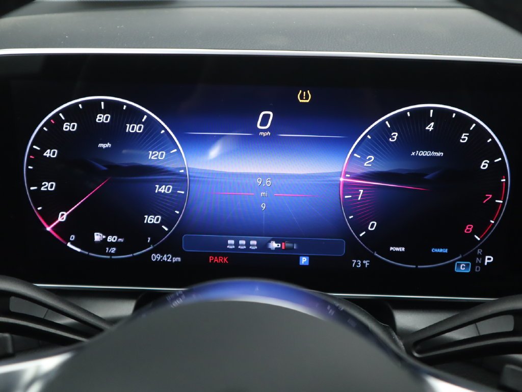 Used 2026 Polar White Mercedes-Benz GLC 300 image 33