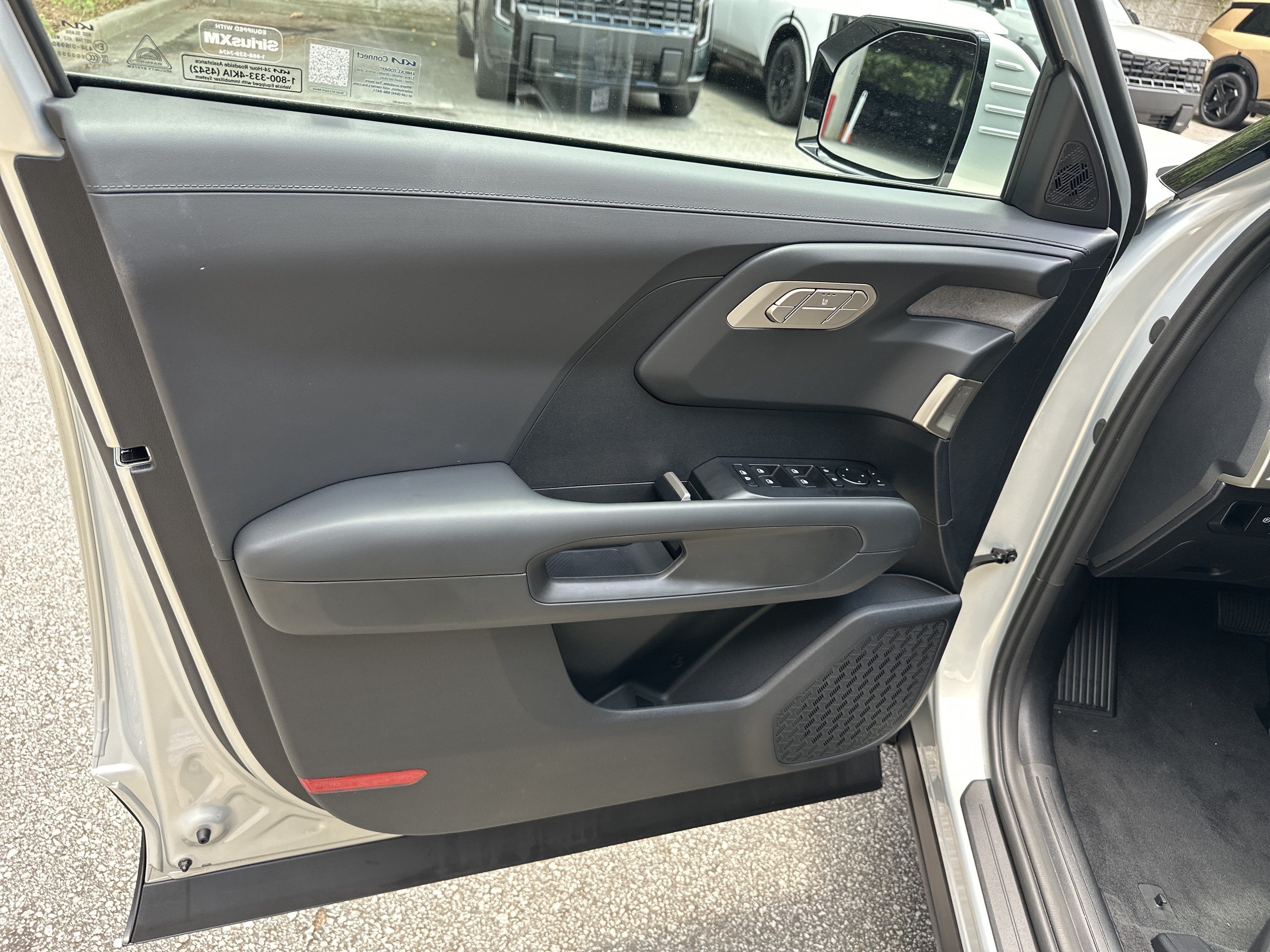 New 2027 Ivory Silver Kia S image 11