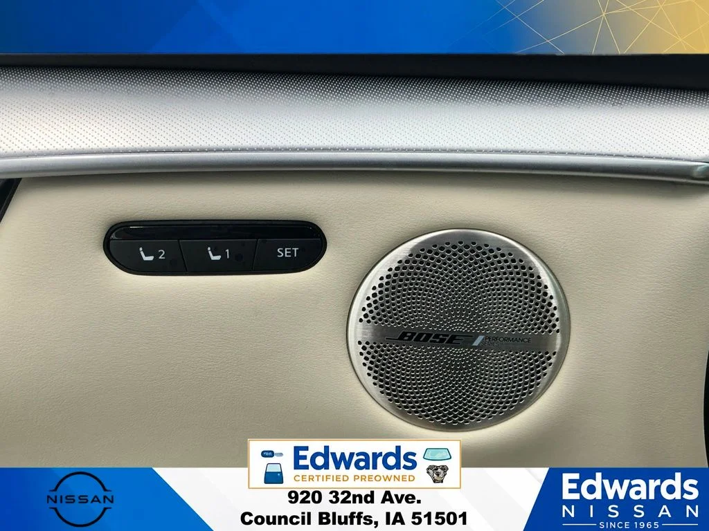 Used 2021 White INFINITI Sensory image 27