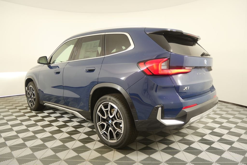 Used 2026 Night Dusk Blue Metallic BMW xDrive28i image 5