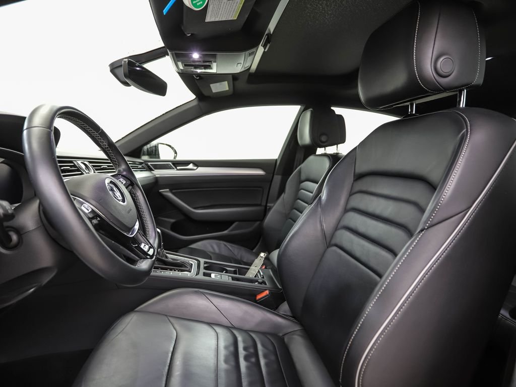 Used 2019 Deep Black Volkswagen 2.0T SEL R-Line image 11
