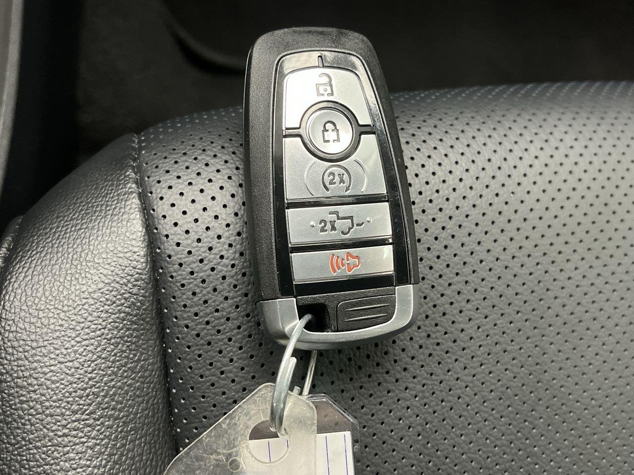 Used 2023 Oxford White Ford Lariat image 29