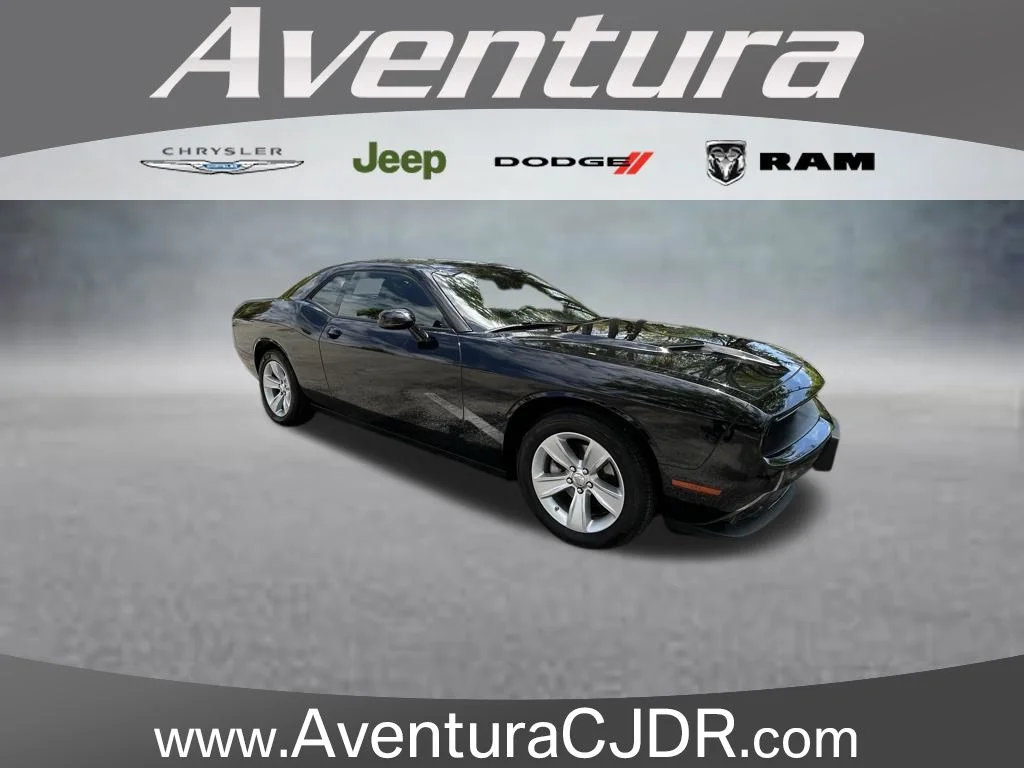 2023 Dodge Challenger SXT Auto's photo