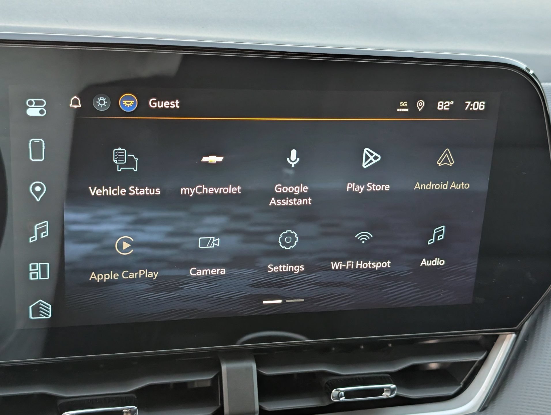 2027 Chevrolet Equinox LT - Photo 22