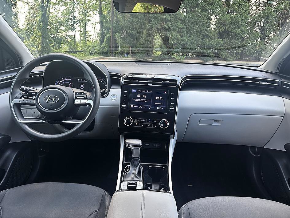 Used 2022 Amazon Gray Hyundai SEL image 18
