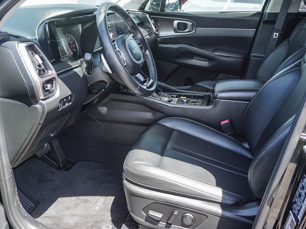 Used 2023 Black Kia EX image 18