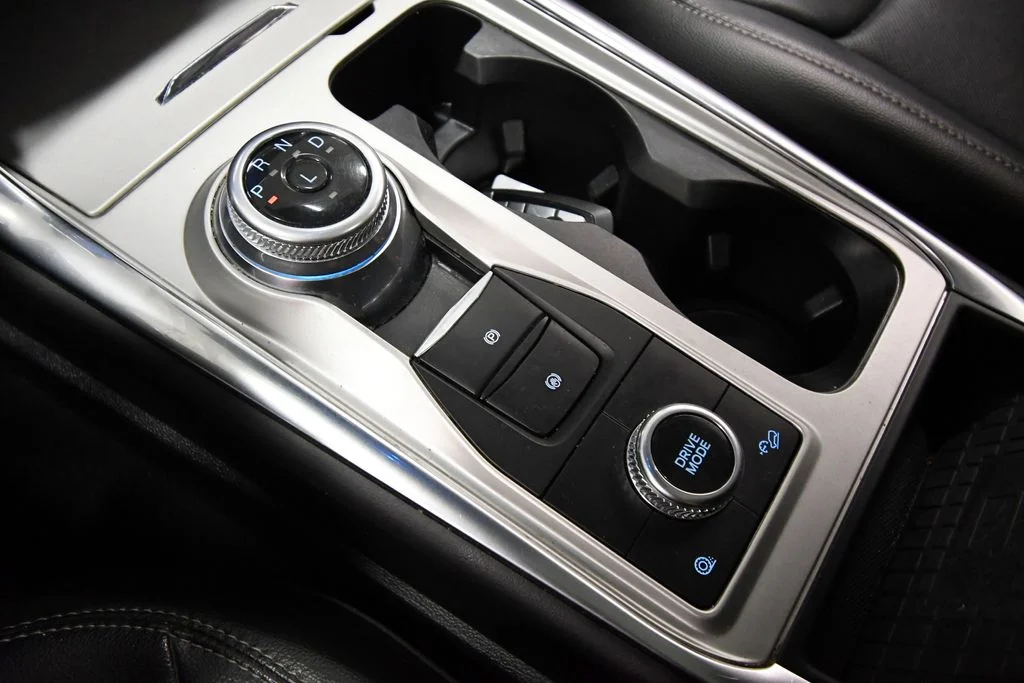 Used 2022 Blue Ford Limited image 27