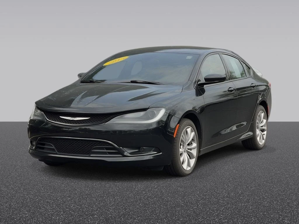 Used 2015 Black Chrysler S image 2