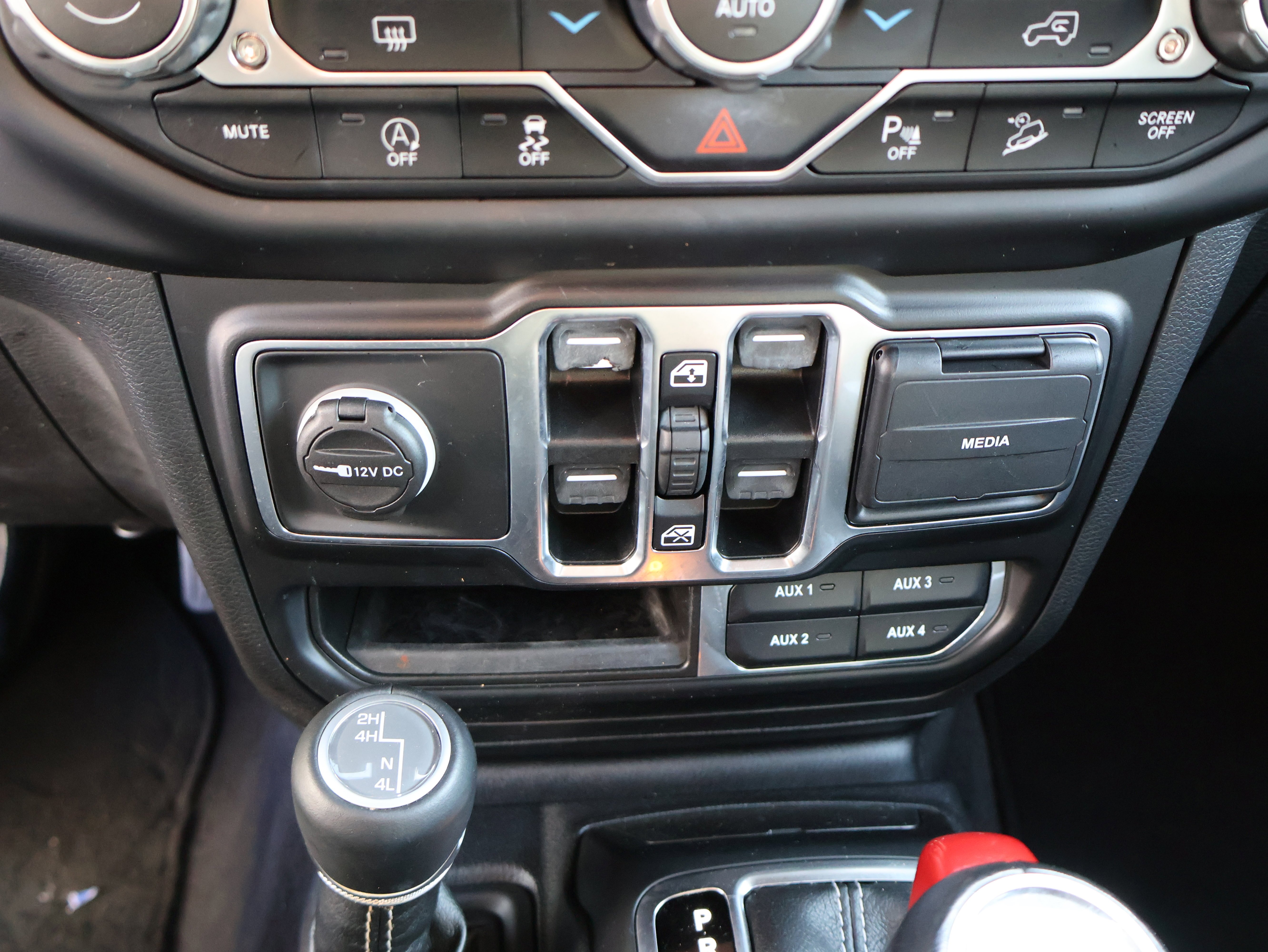 2021 Jeep Wrangler Unlimited Sahara - Photo 35