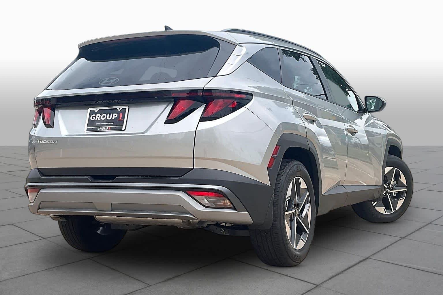 Used 2026 Shimmering Silver Hyundai SEL image 13