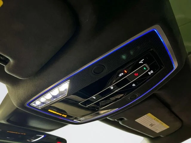 2023 Audi S8 Base - Photo 32