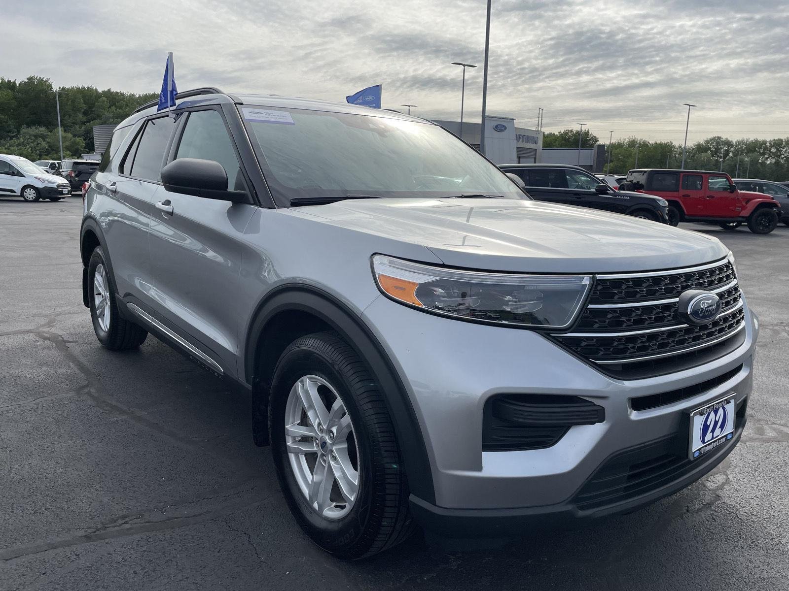 Used 2022 Iconic Silver Ford XLT image 7