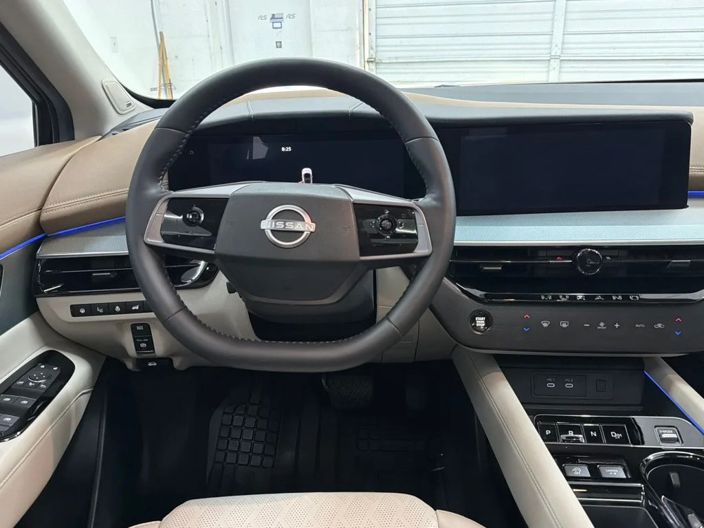 Used 2025 Gold Nissan Platinum image 28