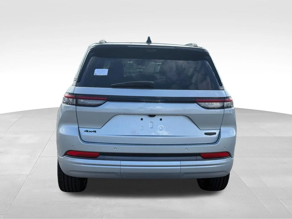 New 2026 Silver Zynith Exterior Paint Jeep Summit image 28