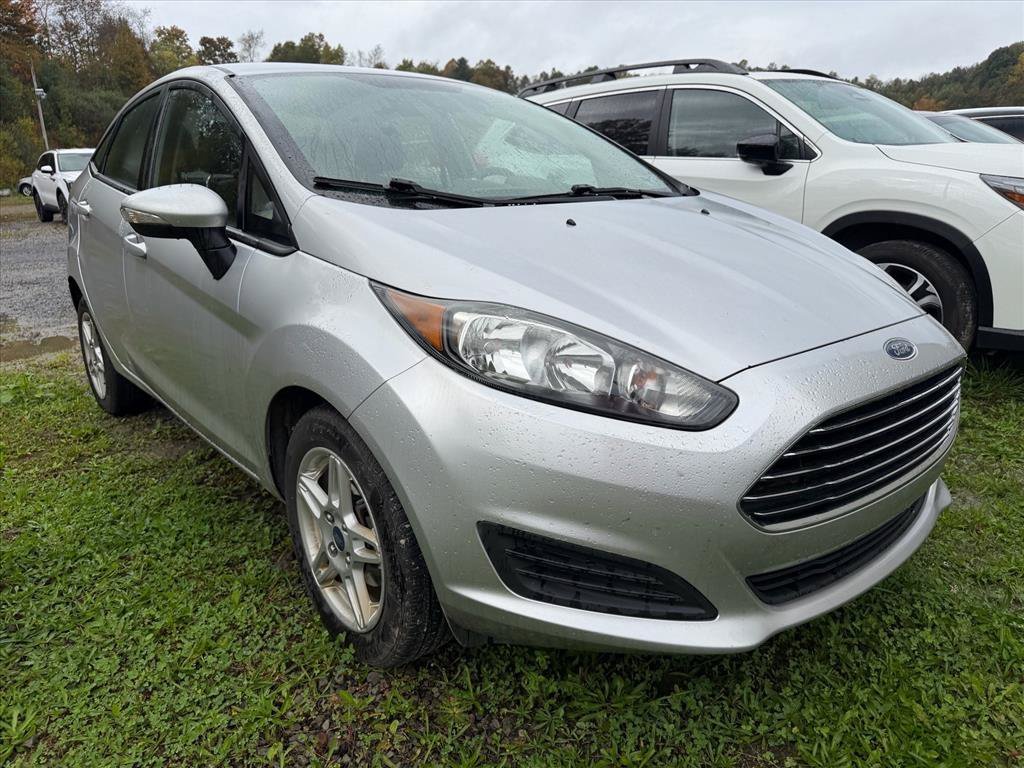 Used 2018 Silver Ford SE image 5